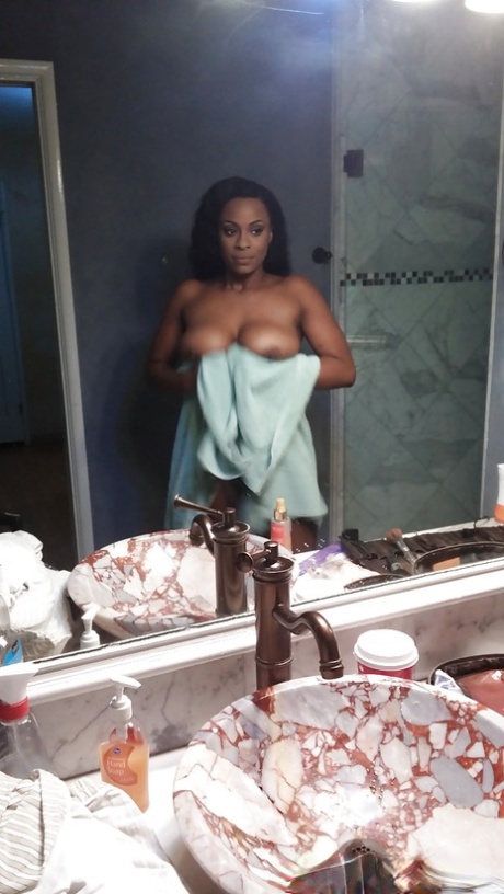 African Amateur Wife Share sexy nudes pictures